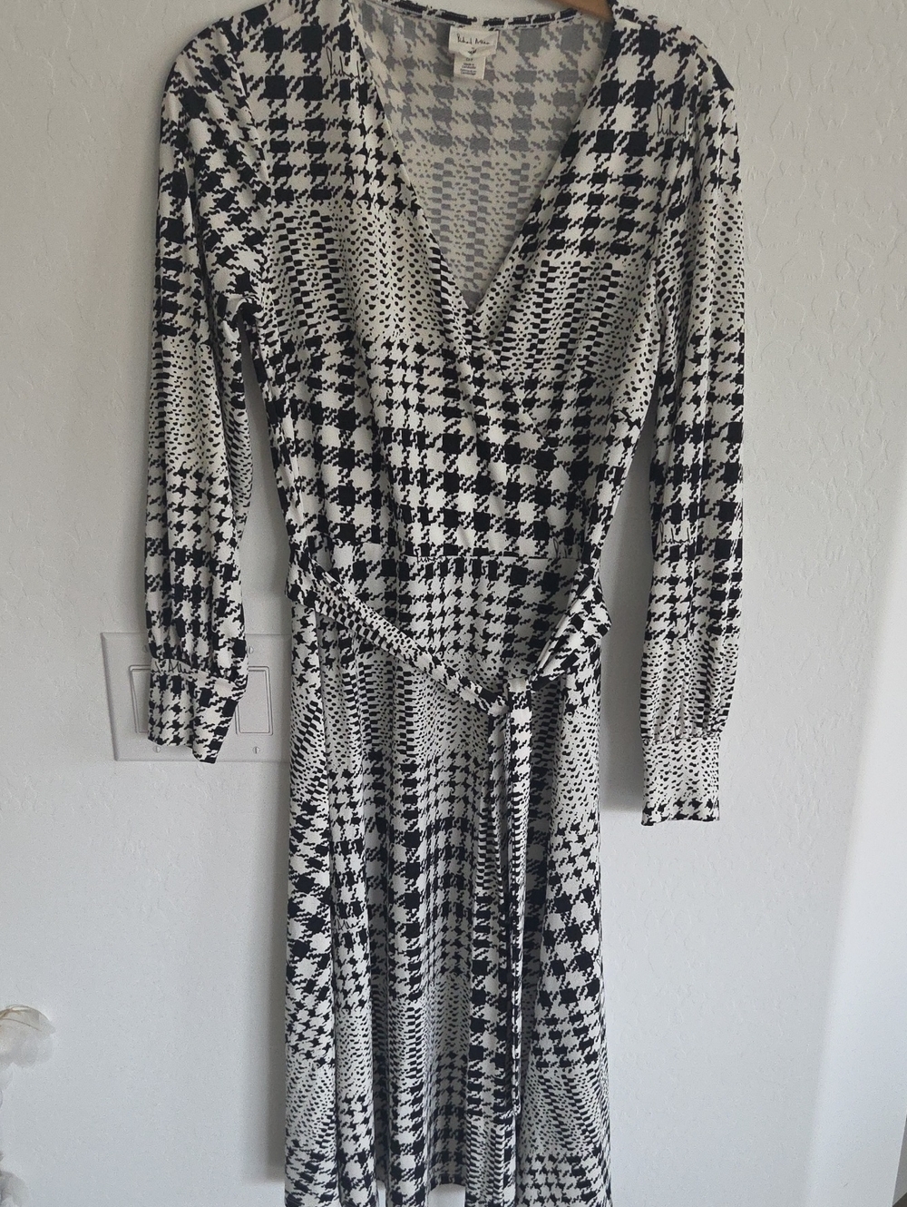H&M Black and White Houndstooth Wrap Dress - Women's